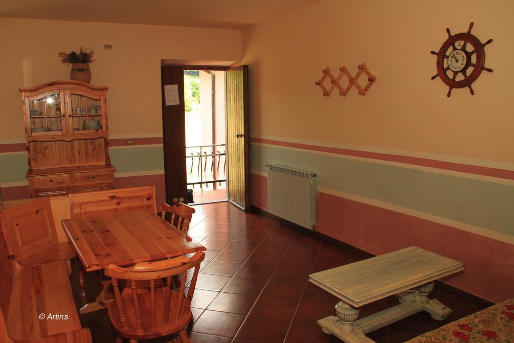 Agriturismo La Praduscella 菲维扎诺 外观 照片